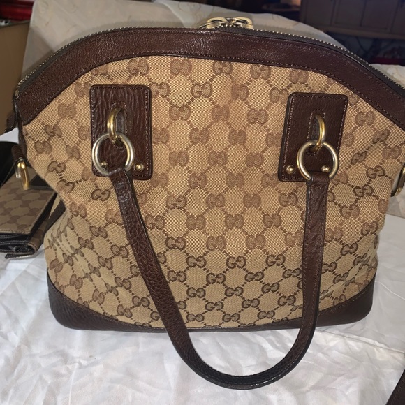 Gucci GG Fabric w/Leather Trim Tote - Picture 2 of 10